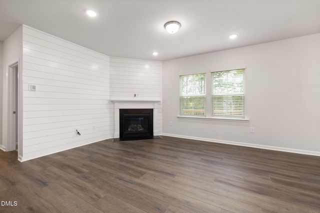 504 Foxfield Way, Fuquay Varina, NC 27526