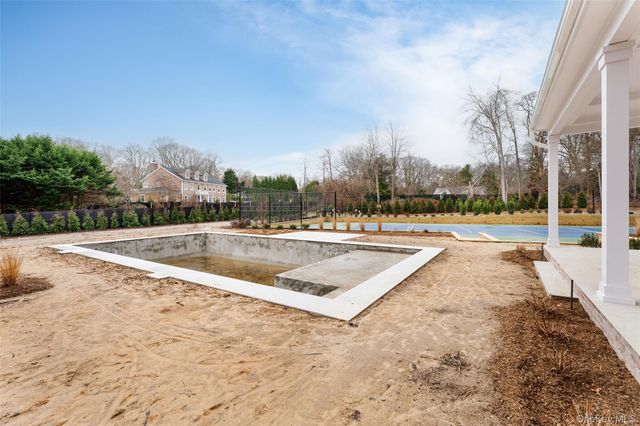 48 Whites Lane, Southampton, NY 11968