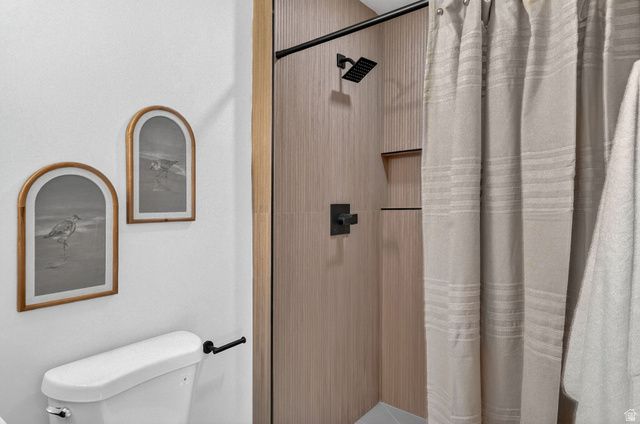 6869 S LARABROOK WAY, West Jordan, UT 84084