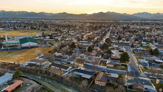 6869 S LARABROOK WAY, West Jordan, UT 84084