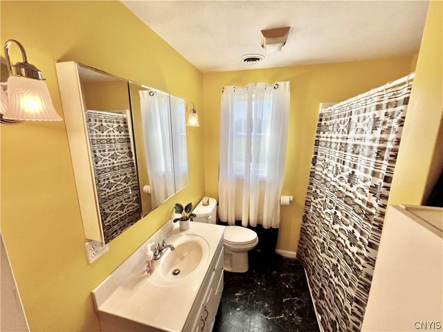 1738 County Route 7, Oswego, NY 13126