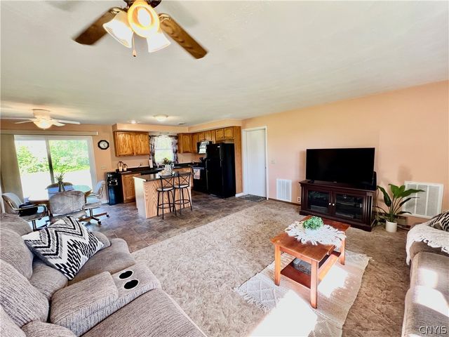 1738 County Route 7, Oswego, NY 13126