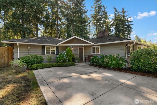 2422 126th Avenue NE, Bellevue, WA 98005