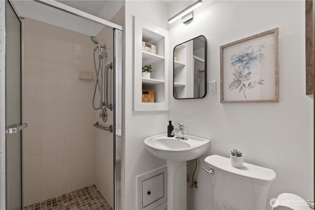 2422 126th Avenue NE, Bellevue, WA 98005