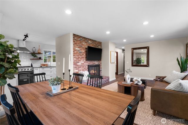 2422 126th Avenue NE, Bellevue, WA 98005