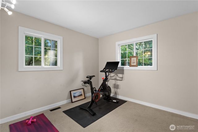 2422 126th Avenue NE, Bellevue, WA 98005