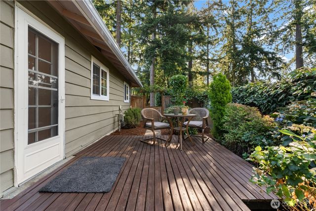 2422 126th Avenue NE, Bellevue, WA 98005