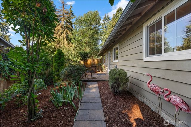 2422 126th Avenue NE, Bellevue, WA 98005