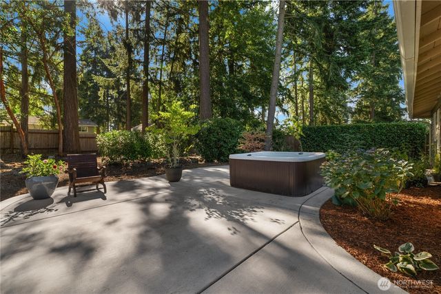 2422 126th Avenue NE, Bellevue, WA 98005
