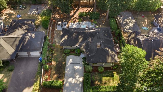2422 126th Avenue NE, Bellevue, WA 98005