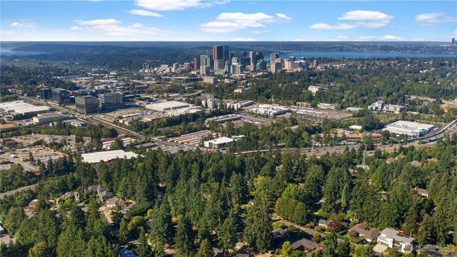 2422 126th Avenue NE, Bellevue, WA 98005