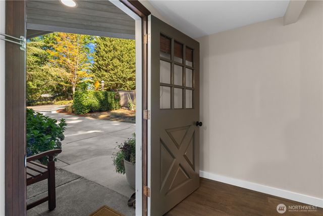 2422 126th Avenue NE, Bellevue, WA 98005