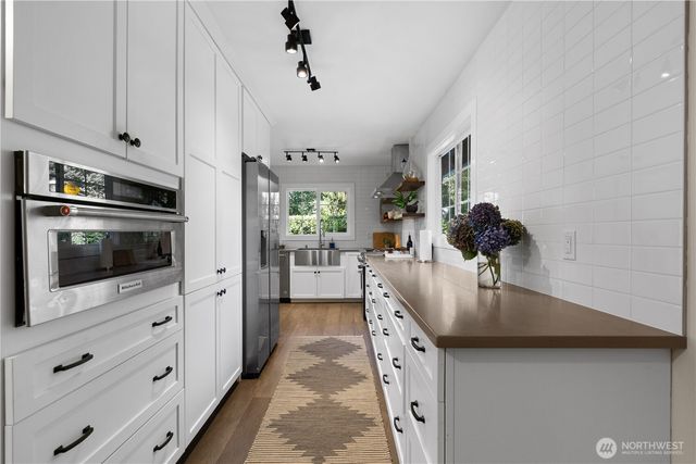 2422 126th Avenue NE, Bellevue, WA 98005