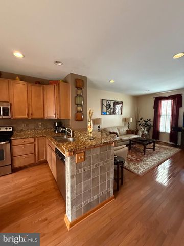 2102 E OAK RD #M4, Vineland, NJ 08361
