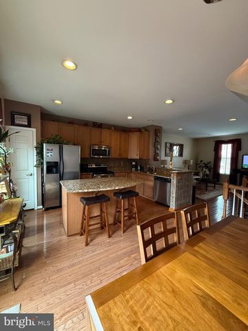 2102 E OAK RD #M4, Vineland, NJ 08361