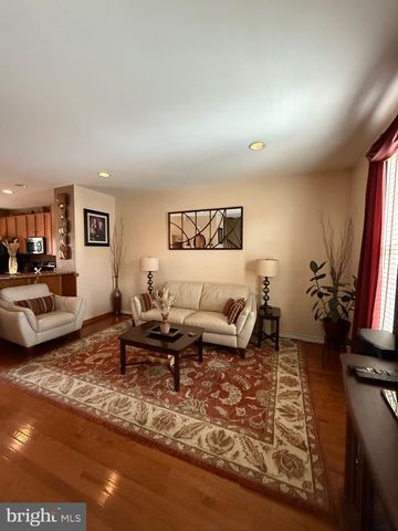 2102 E OAK RD #M4, Vineland, NJ 08361