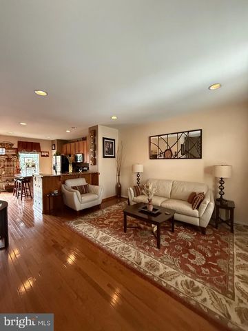 2102 E OAK RD #M4, Vineland, NJ 08361