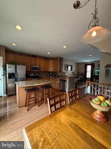 2102 E OAK RD #M4, Vineland, NJ 08361