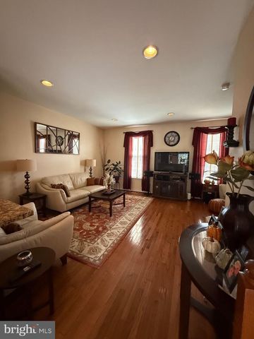 2102 E OAK RD #M4, Vineland, NJ 08361