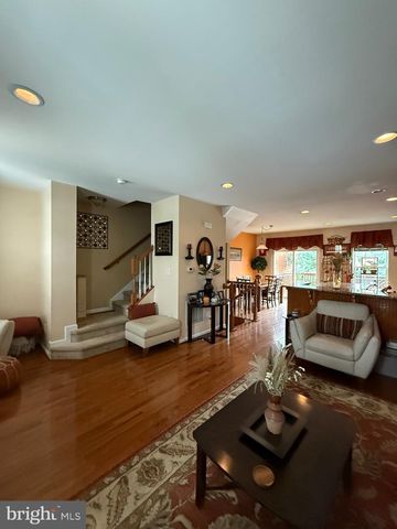 2102 E OAK RD #M4, Vineland, NJ 08361