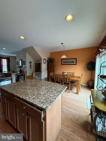 2102 E OAK RD #M4, Vineland, NJ 08361