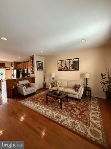 2102 E OAK RD #M4, Vineland, NJ 08361