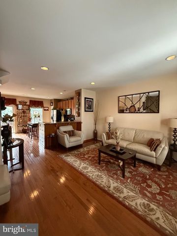 2102 E OAK RD #M4, Vineland, NJ 08361