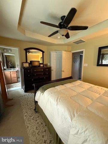 2102 E OAK RD #M4, Vineland, NJ 08361