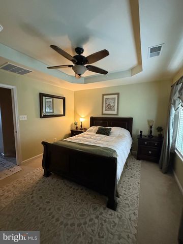 2102 E OAK RD #M4, Vineland, NJ 08361