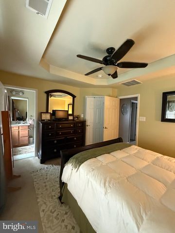 2102 E OAK RD #M4, Vineland, NJ 08361