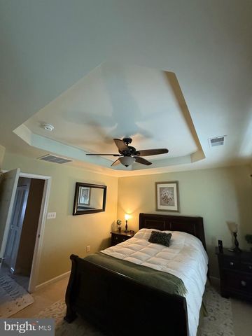 2102 E OAK RD #M4, Vineland, NJ 08361