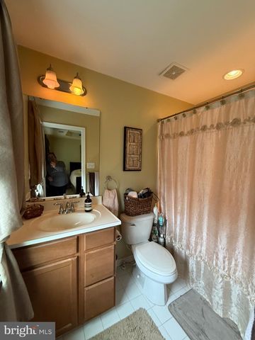 2102 E OAK RD #M4, Vineland, NJ 08361