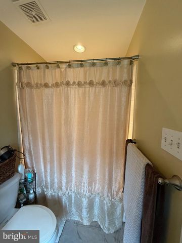 2102 E OAK RD #M4, Vineland, NJ 08361