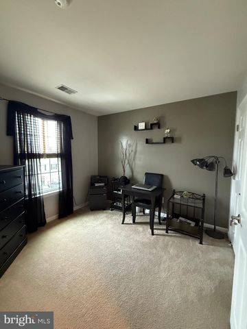 2102 E OAK RD #M4, Vineland, NJ 08361