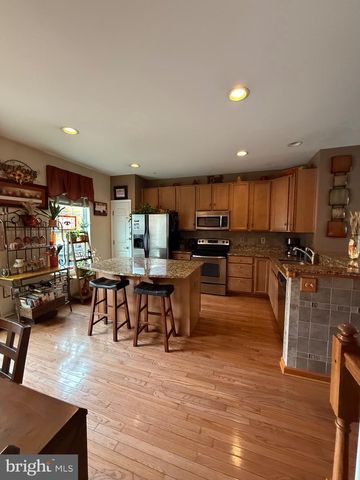 2102 E OAK RD #M4, Vineland, NJ 08361