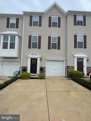 2102 E OAK RD #M4, Vineland, NJ 08361