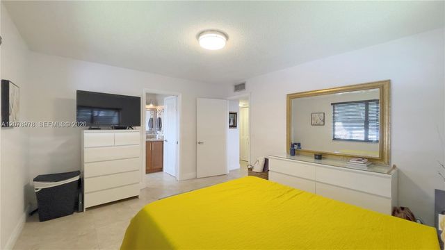 7975 SW 86th Street 206, Miami, FL 33143