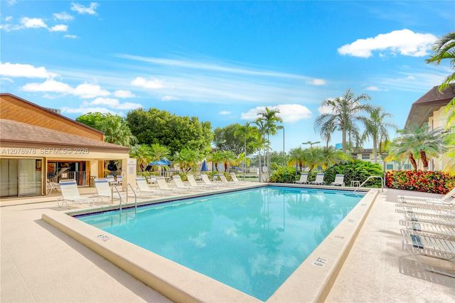 7975 SW 86th Street 206, Miami, FL 33143