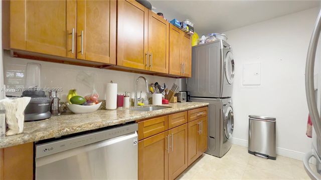 7975 SW 86th Street 206, Miami, FL 33143