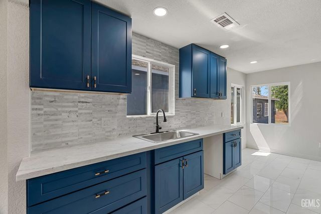 217 Garnsey Avenue, Bakersfield, CA 93309