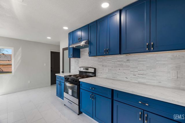 217 Garnsey Avenue, Bakersfield, CA 93309