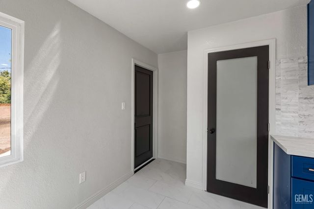 217 Garnsey Avenue, Bakersfield, CA 93309