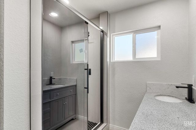 217 Garnsey Avenue, Bakersfield, CA 93309
