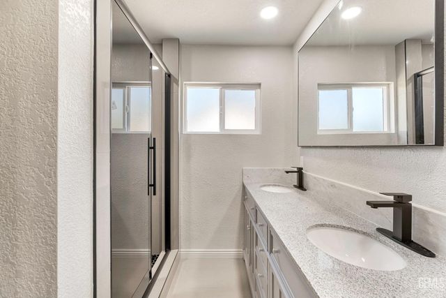 217 Garnsey Avenue, Bakersfield, CA 93309