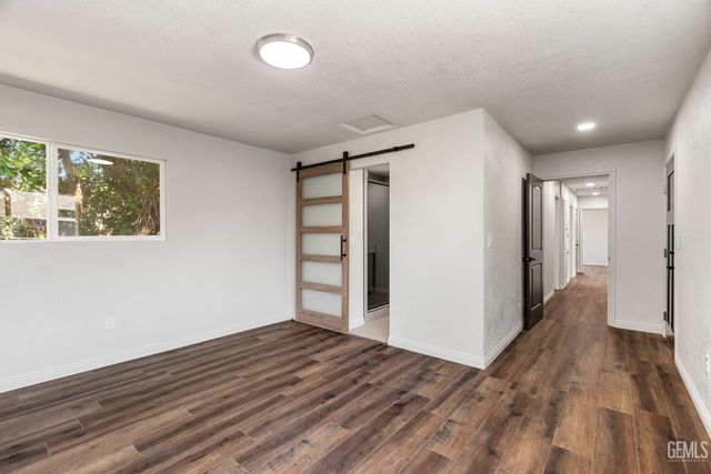 217 Garnsey Avenue, Bakersfield, CA 93309