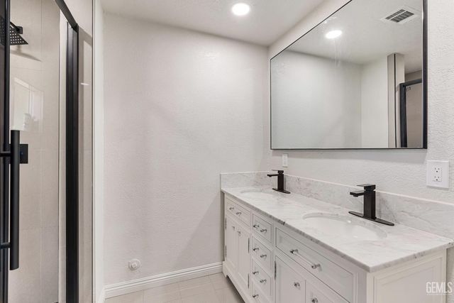 217 Garnsey Avenue, Bakersfield, CA 93309