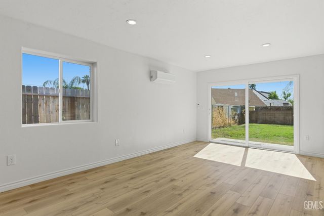 217 Garnsey Avenue, Bakersfield, CA 93309