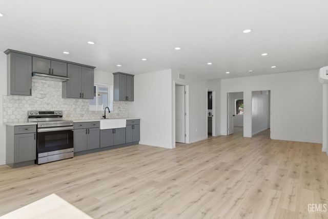 217 Garnsey Avenue, Bakersfield, CA 93309