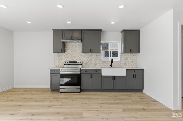 217 Garnsey Avenue, Bakersfield, CA 93309
