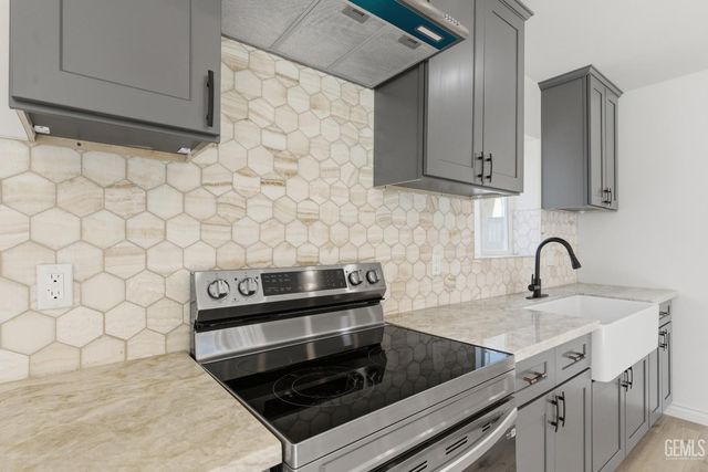 217 Garnsey Avenue, Bakersfield, CA 93309